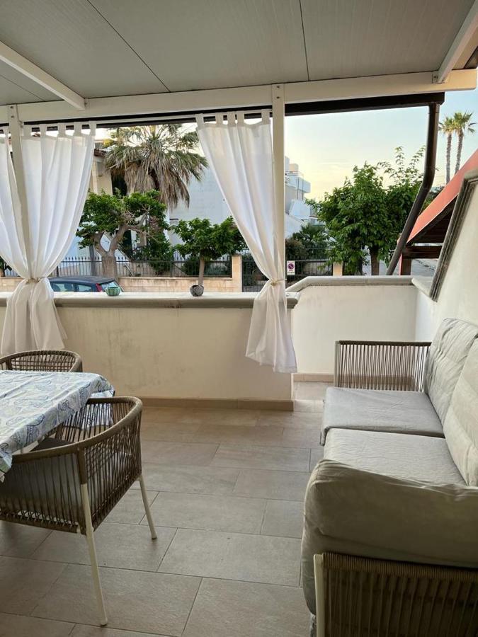 Villa Ticia A 100 Metri Dalla Spiaggia Con Parcheggio Privato Lido Marini Kültér fotó
